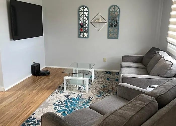 Charming 2-bedroom House For A Peaceful Getaway